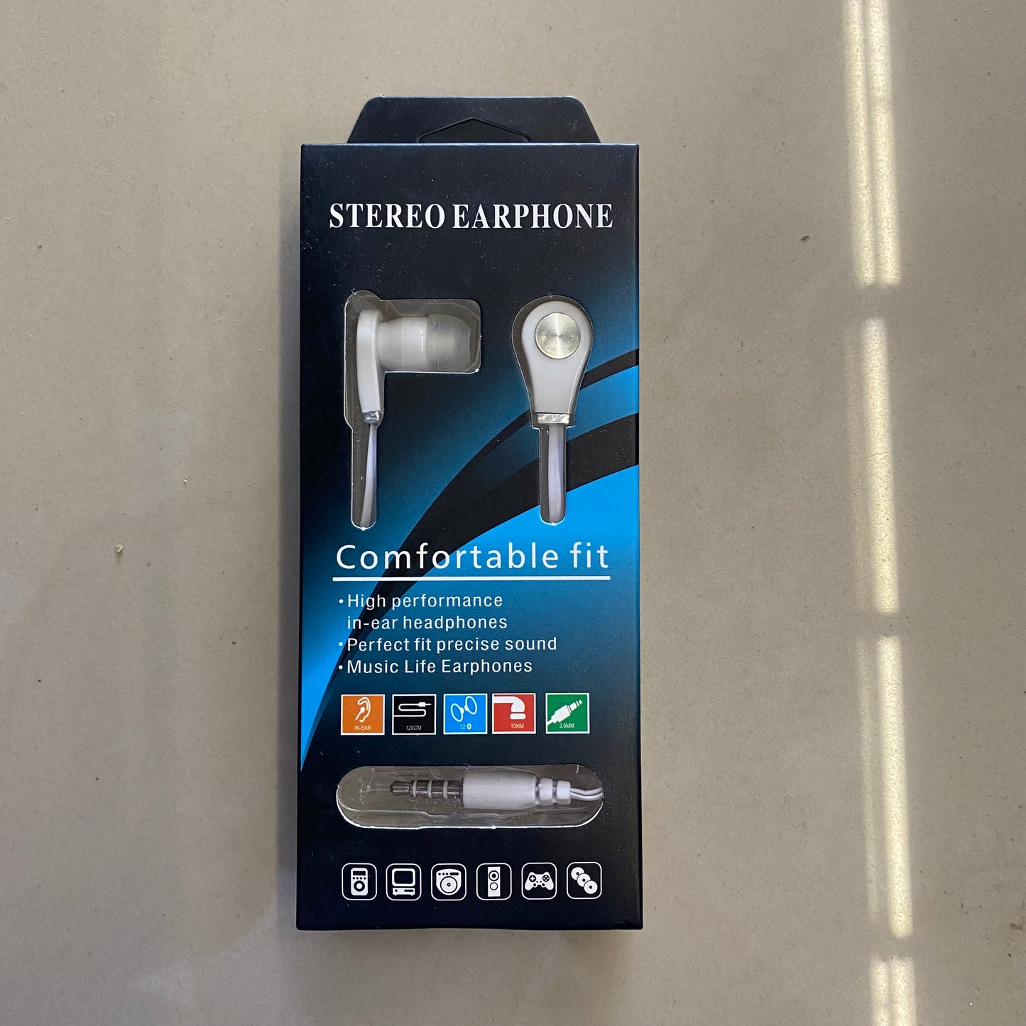 At. DEGJOJSE TELEFONI ME MIGROFON AUX