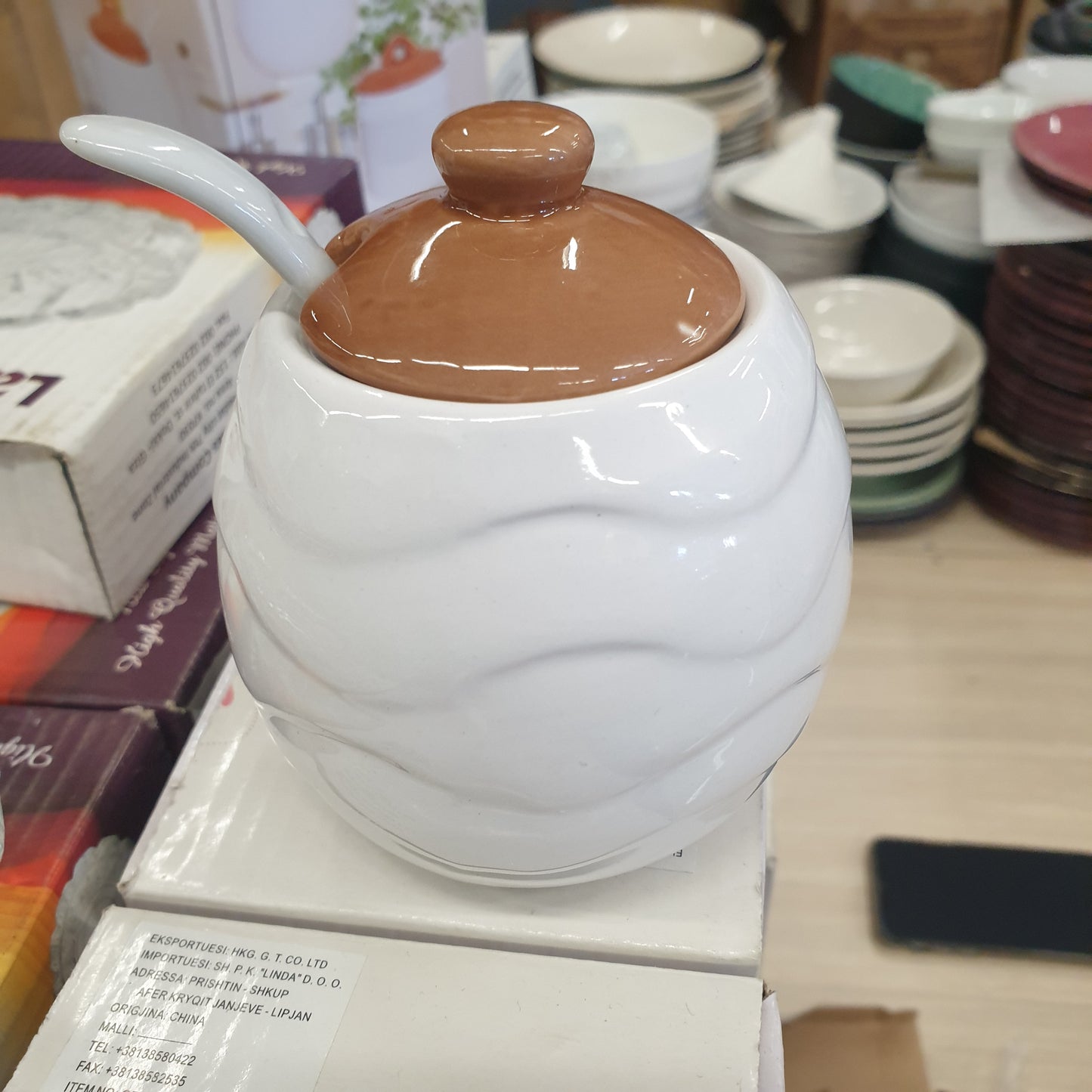 EP. Kupe porcelani per sheqer