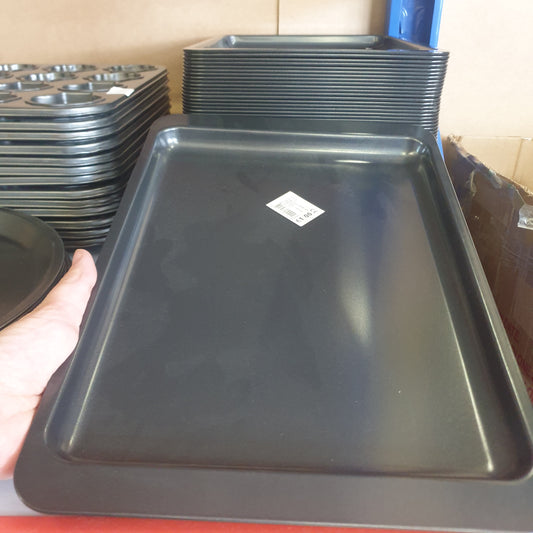 EM. Tepsi metali kendrejt 38x26cm