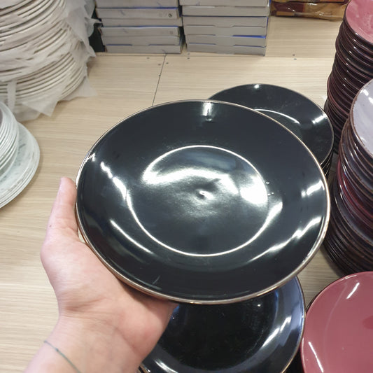 EP. Pjate porcelani e zeze
