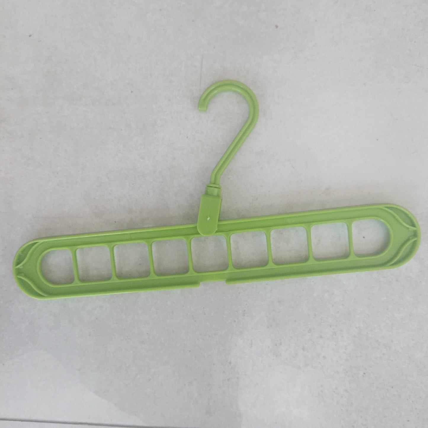 Msht. VARRESE PER RROBA. SMART HANGER UR3331