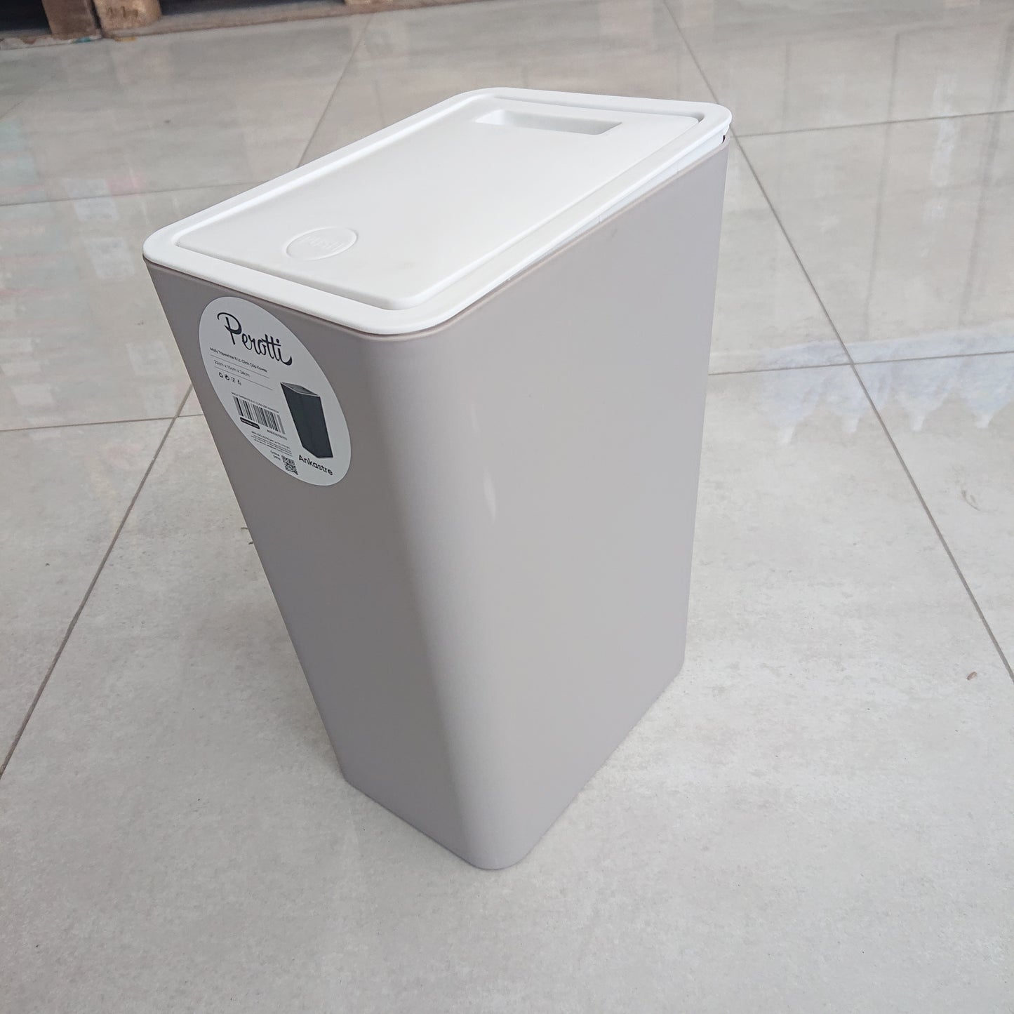 Msht. SHPORT BORLLOGU ME KAPAK 22x15x34cm. Peratti 13242