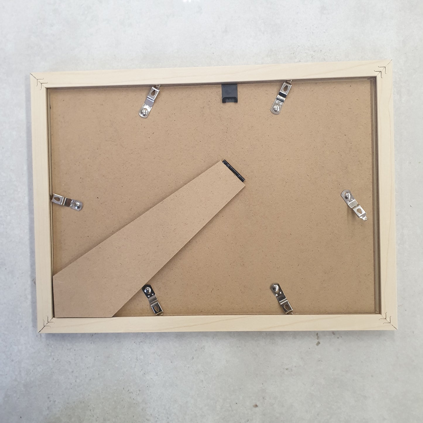 DSH. KORNIZE A4 (50) 714-12